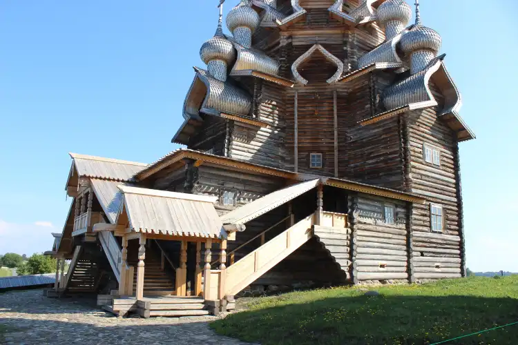 Hotels in Medvezh'yegorsk