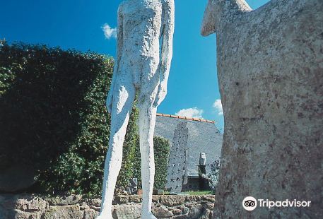 Manoli, Musee et Jardin de Sculptures