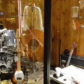 Queen Studio Experience
