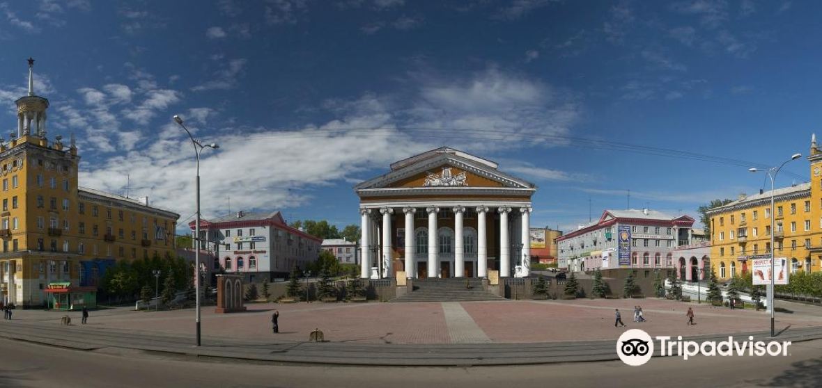 Прокопьевский театр. Театр Прокопьевск. Театр драмы Прокопьевск. Прокопьевский драматический театр им. Ленинского Комсомола. Драмтеатр город Прокопьевск.