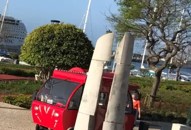 Monumento para Homenagear o Barqueiro รูปภาพAttractionsยอดนิยม