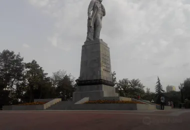 Monument to Taras Shevchenko รูปภาพAttractionsยอดนิยม