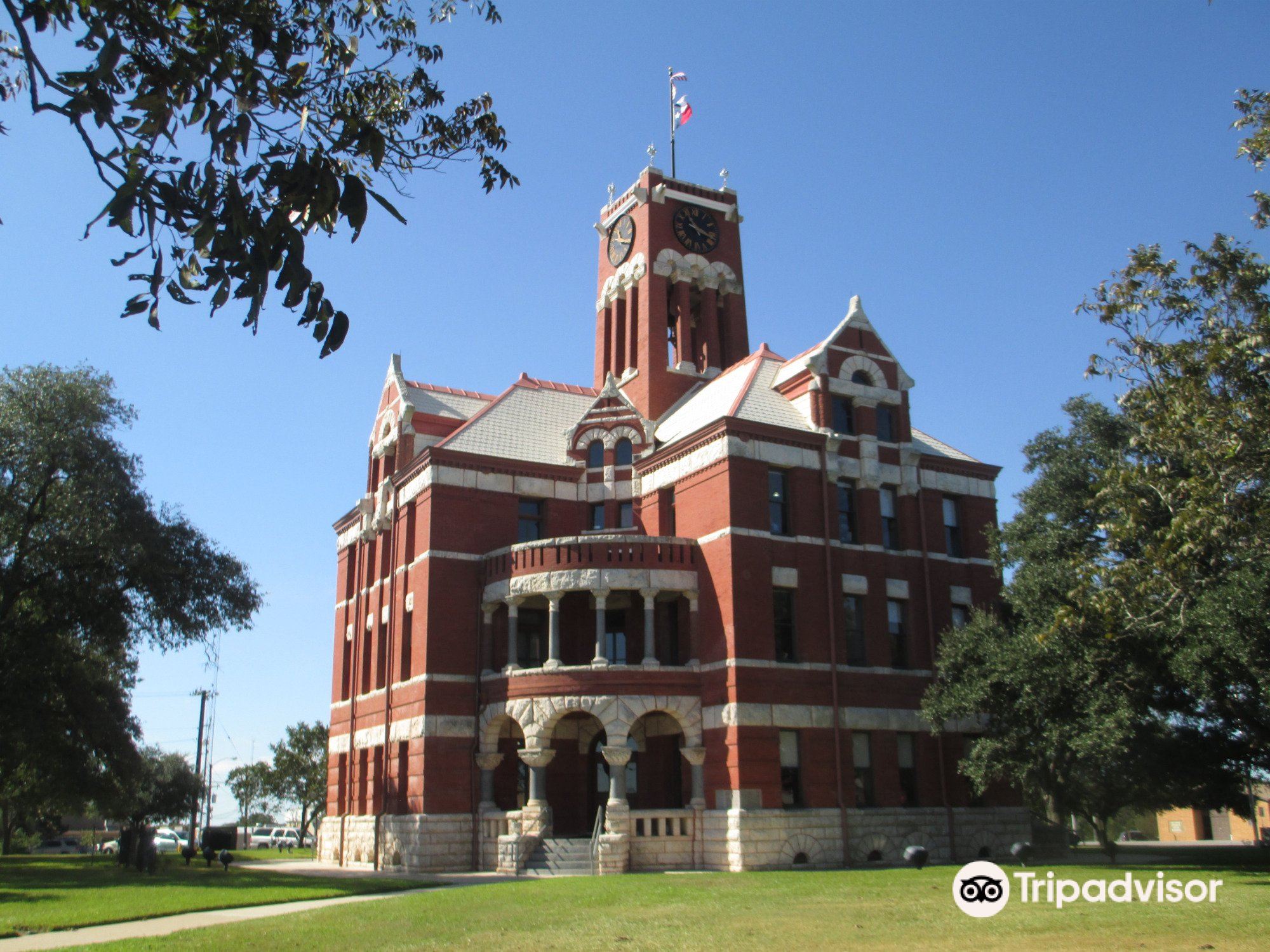 Lee County Courthouse attraction reviews - Lee County Courthouse tickets - Lee  County Courthouse discounts - Lee County Courthouse transportation,  address, opening hours - attractions, hotels, and food near Lee County  Courthouse 