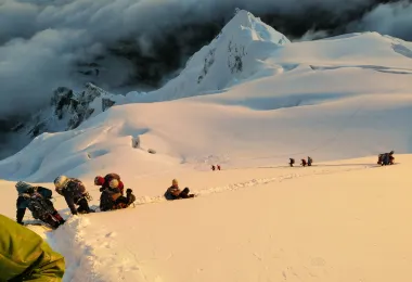 Bolivian Mountaineering รูปภาพAttractionsยอดนิยม