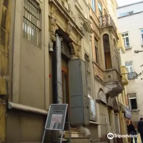 Tofre Begadim Askenaz Synagogue