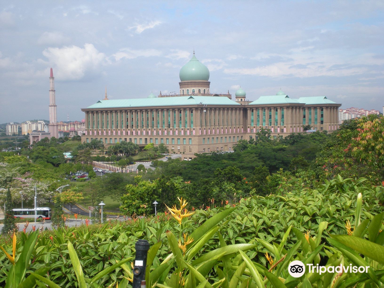 Dataran Putra travel guidebook -must visit attractions in 