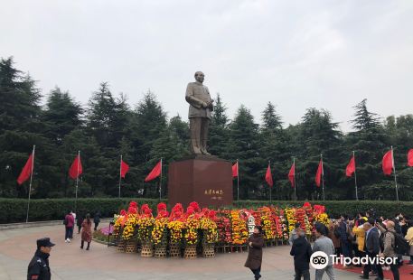 Mao Zedong Bronze Statue
