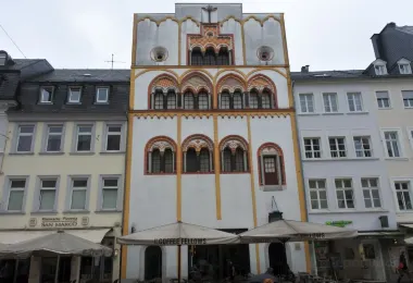 Dreikönigenhaus (House of the three Magi) รูปภาพAttractionsยอดนิยม