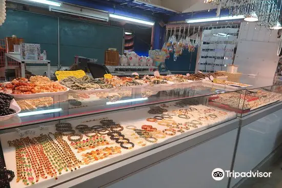 ตลาดริมเมย