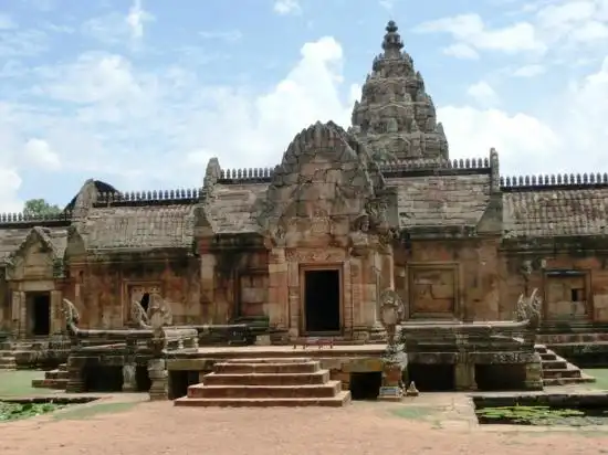 Hotels in Yai Yaem Watthana