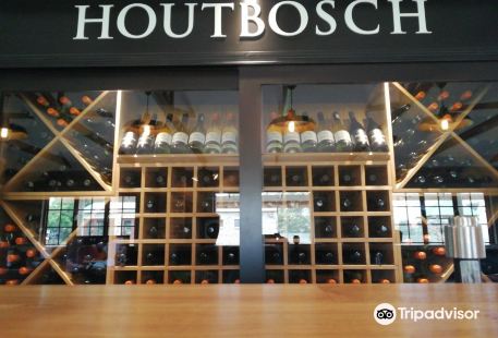 Houtbosch Wines and Craft Beer