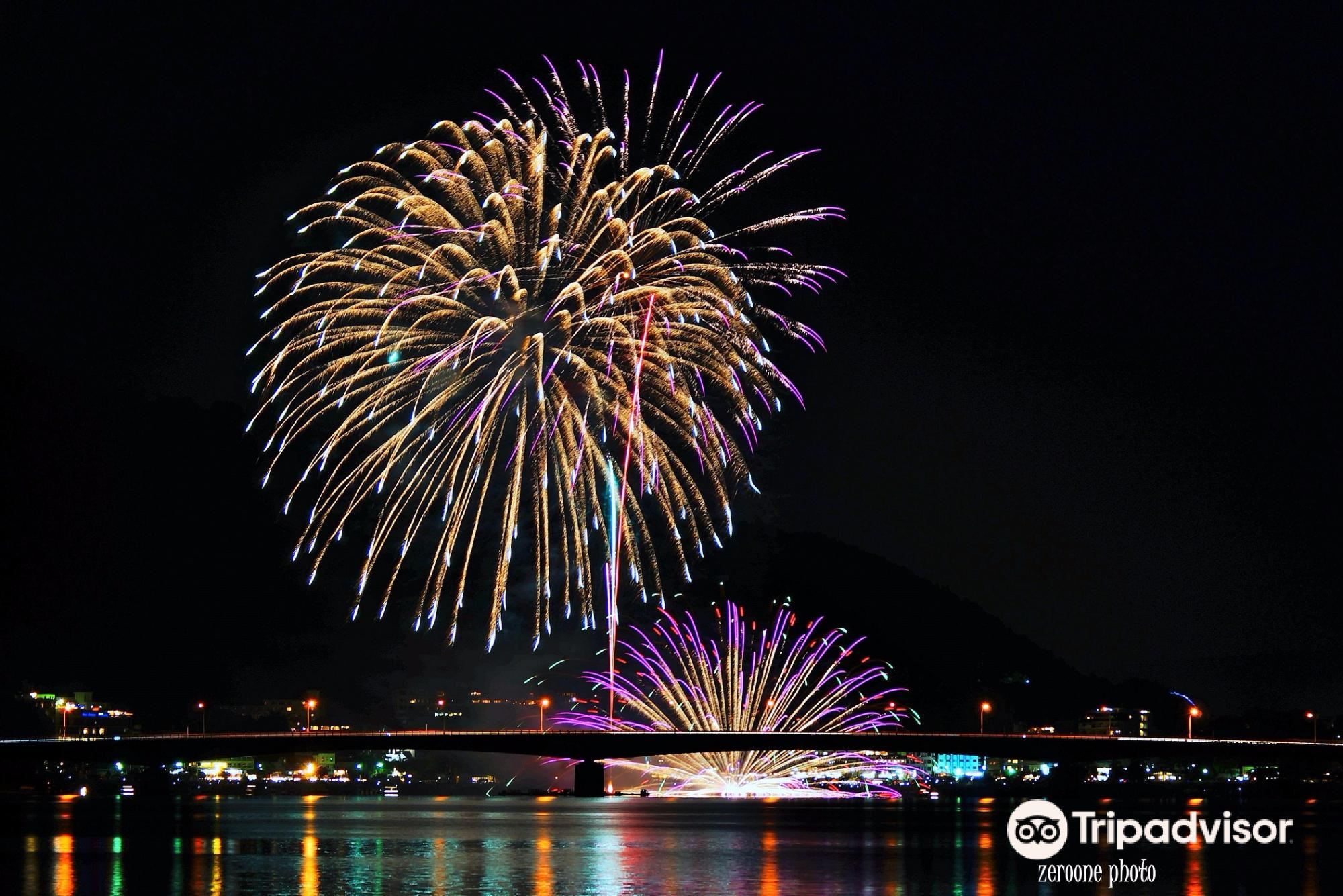 河口湖湖上祭花火大會景點評價 河口湖湖上祭花火大會門票 河口湖湖上祭花火大會優惠 河口湖湖上祭花火大會交通 地址 開放時間 河口湖湖上祭花火大會 附近景點 酒店及美食 Trip Com