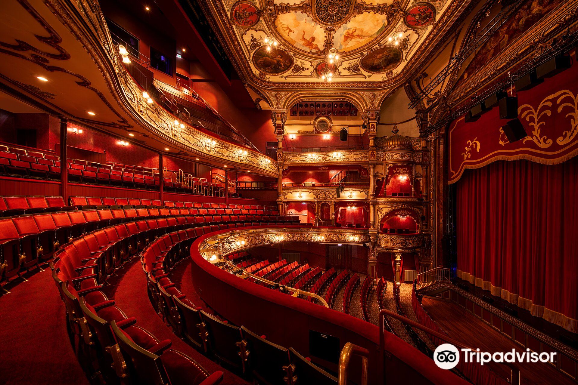 Самые большие оперы. Оперный театр в Белфасте. The Grand Opera Белфаст. Ковент Гранд опера. Оперные театры в Бельгии.