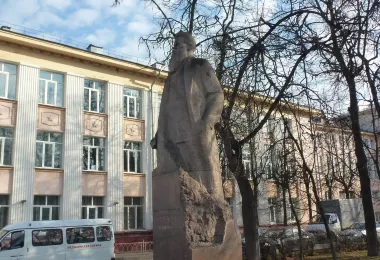 Fyodor Afanasyev Statue รูปภาพAttractionsยอดนิยม