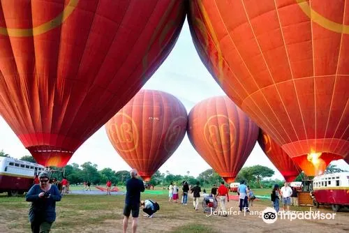 WORLD Heritage Network - Bagan Pagodas & Hot Air Balloons1