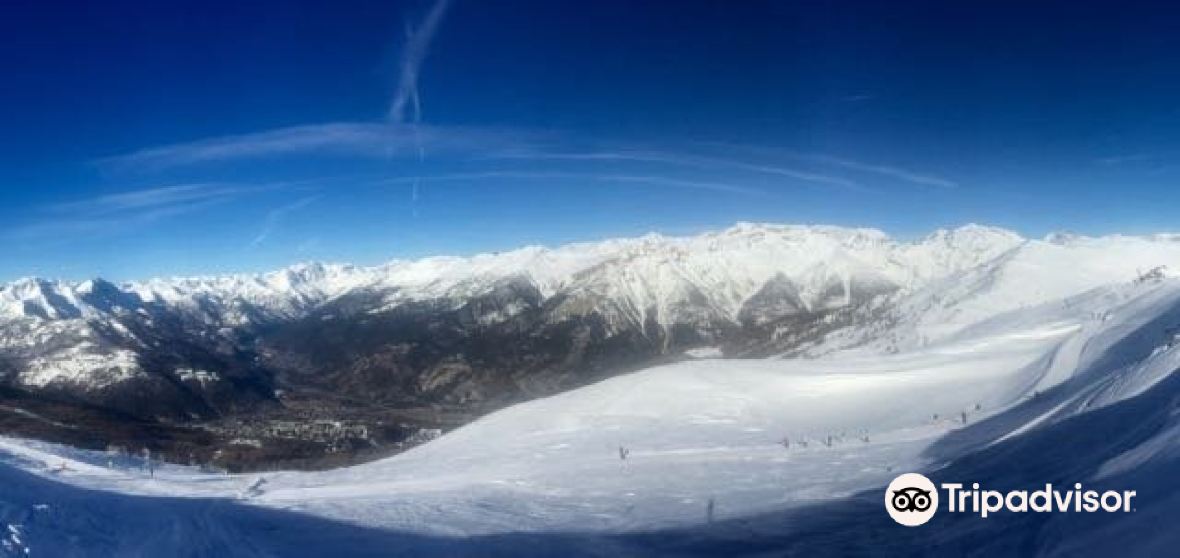 Sauze d'Oulx Travel Guide 2023 Things to Do, What To Eat & Tips