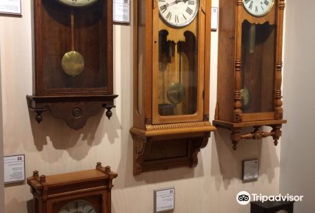 Cullis & Gladys Wade Clock Museum