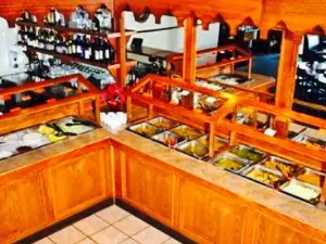 Mini India's Restaurant &amp; Bar