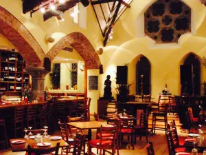 Sol y Sombra Tapas Bar & Restaurant