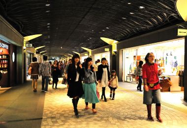 Tenjin Underground Shopping Center Popular Attractions Photos