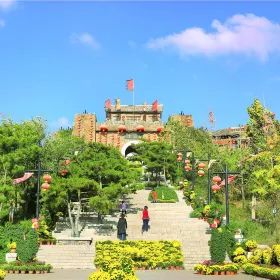 Red Rock Fort Travel Resort