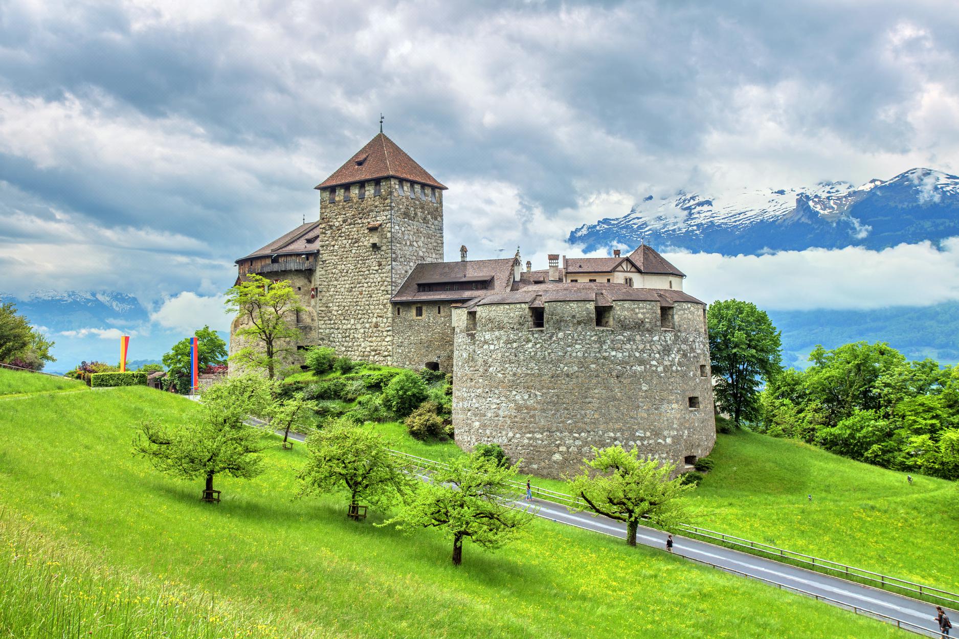 ファドゥーツ Vaduz Castle 評判 案内 トリップドットコム