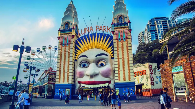 Luna Park Sydney travel guidebook –must visit attractions in Sydney – Luna  Park Sydney nearby recommendation – Trip.com