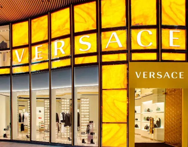 VERSACE OPENS A NEW FLAGSHIP STORE IN PARIS