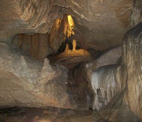 Bluff Dwellers Cave