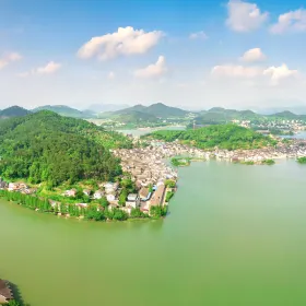Dongqian Lake