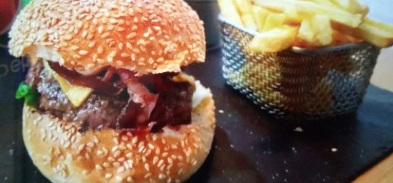 Joe Burger Reviews Food Drinks In Ile De France Paris Trip Com