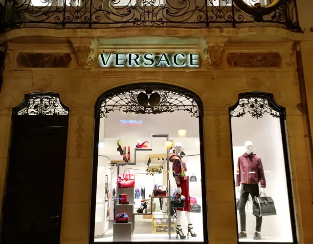 gras journalist Verschuiving Versace(Bruxelles) travel guidebook –must visit attractions in Brussels –  Versace(Bruxelles) nearby recommendation – Trip.com