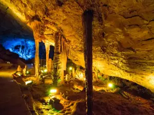 Xuexi (Snowy Jade) Cave