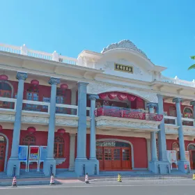 Stage of Laoma Palace