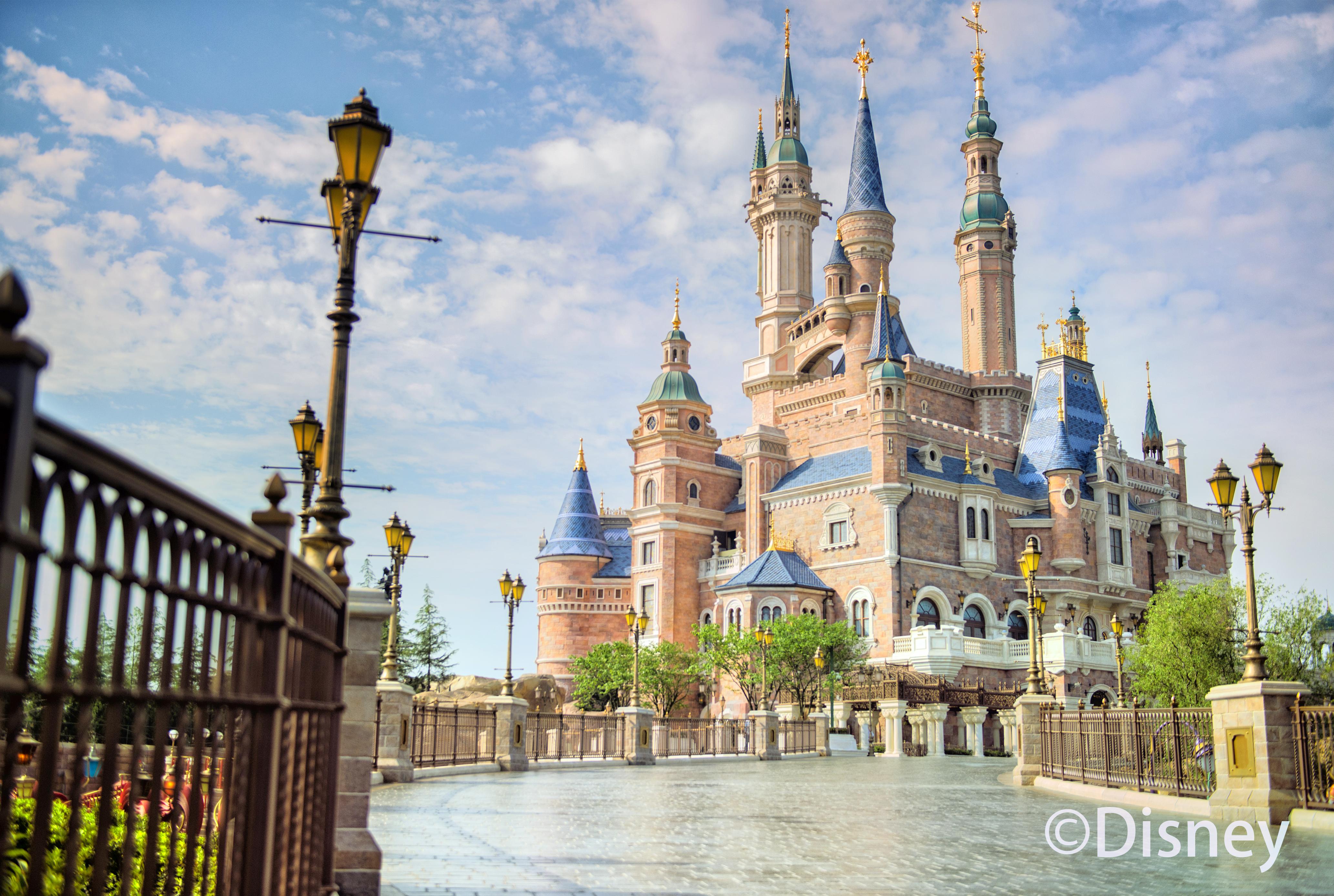 Enchanted Storybook Castle Travel Guidebook Must Visit Attractions In Shanghai Disney Resort Enchanted Storybook Castle Nearby Recommendation Trip Com