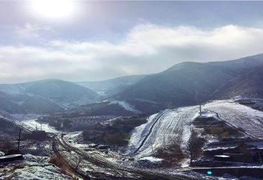 抱龍山鳳凰嶺滑雪場 熱門景點照片