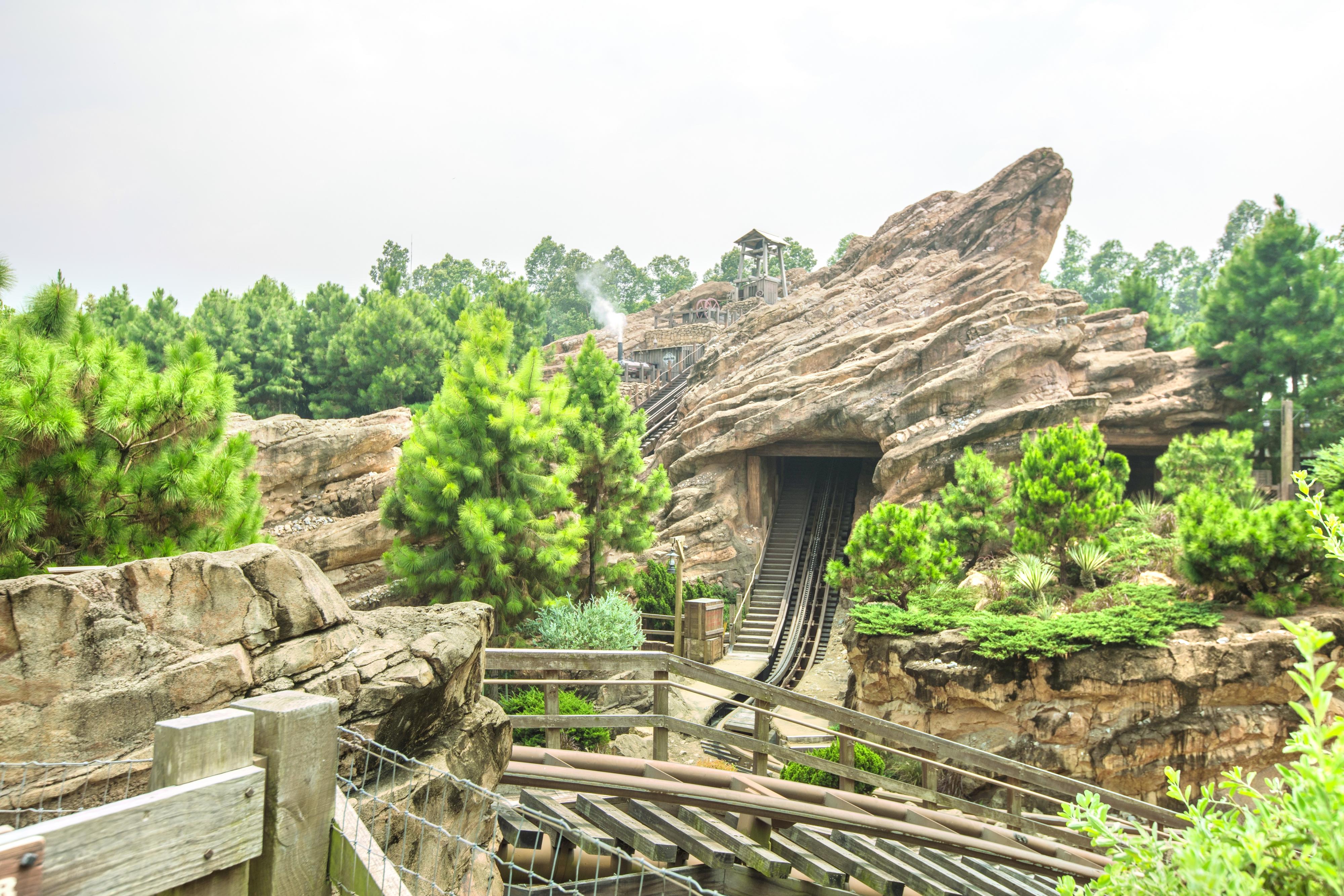 Big Grizzly Mountain Runaway Mine Cars Attraction Reviews Big Grizzly Mountain Runaway Mine Cars Tickets Big Grizzly Mountain Runaway Mine Cars Discounts Big Grizzly Mountain Runaway Mine Cars Transportation