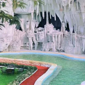 Qinghua Mountain Hot Spring