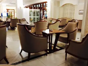 The Lobby Lounge