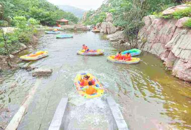 Rafting at Lianqing Mountain 명소 인기 사진