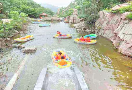 Rafting at Lianqing Mountain