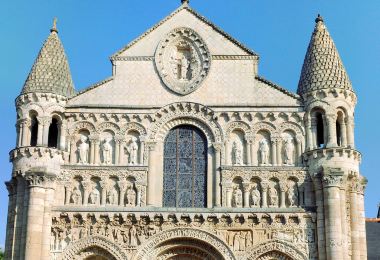 Notre Dame Church (Eglise Notre Dame la Grande) Popular Attractions Photos