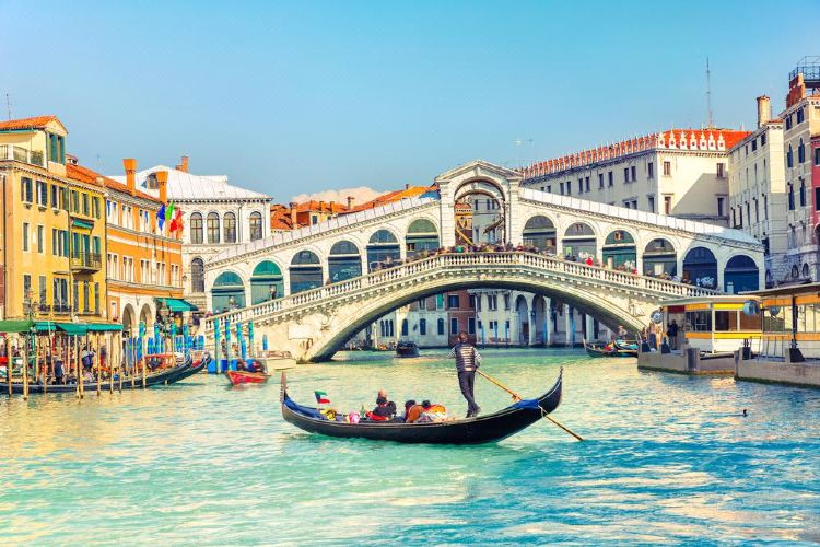 Ponte Rialto travel guidebook –must visit attractions in Venice – Ponte ...