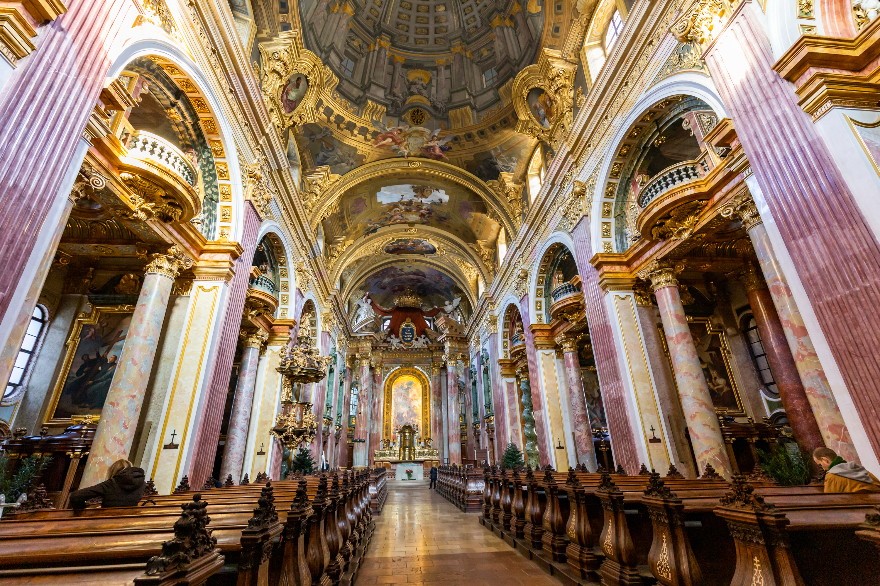 ウィーン イエズス会教会 大学教会 評判 案内 トリップドットコム