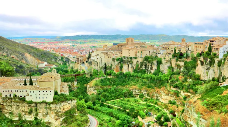 クエンカ 歴史的城塞都市クエンカ 評判 案内 トリップドットコム