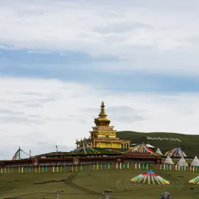 Aqiongnanzong Temple