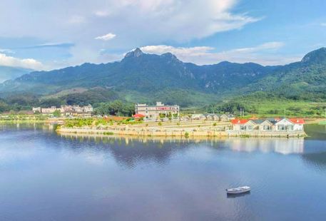 Yapotian Baishui Village Natural Eco-tourism Resort