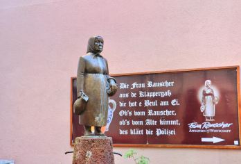 Frau-Rauscher-Brunnen Popular Attractions Photos