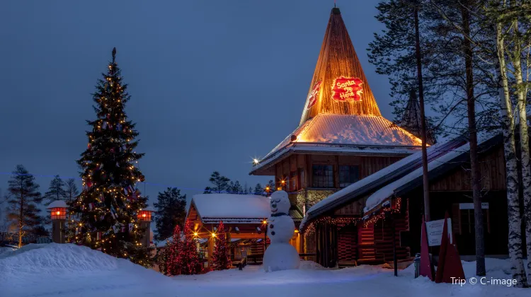 ロヴァニエミ サンタクロース村 評判 案内 トリップドットコム