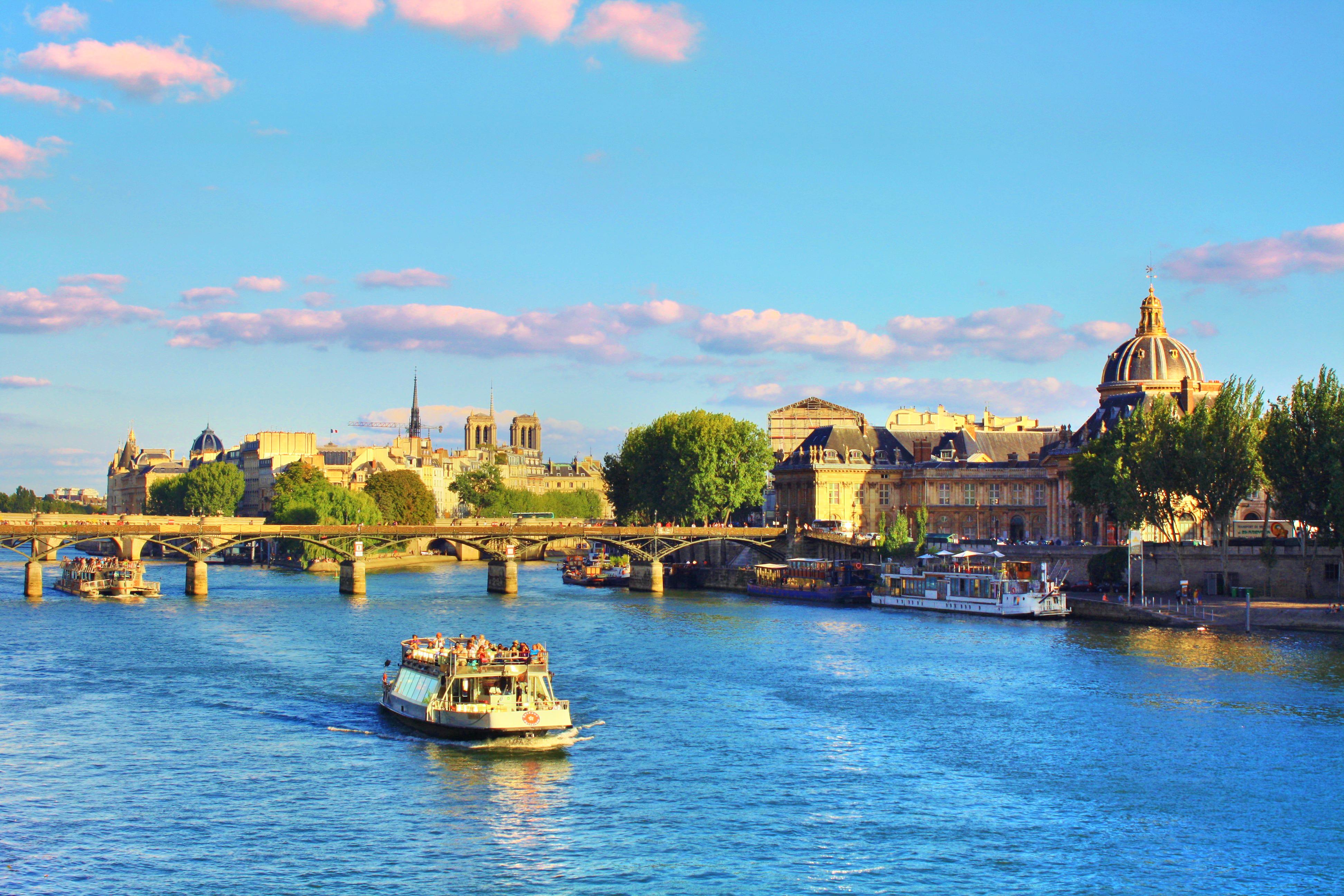 Seine River travel guidebook –must visit attractions in Paris – Seine River  nearby recommendation – Trip.com